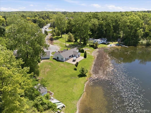 68991 Mound Road, Washington Township, MI 48095
