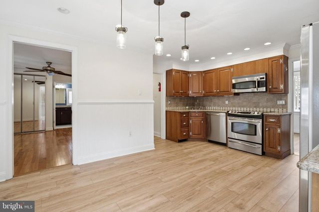 418 COLONIAL PARK DR, Springfield, PA 19064