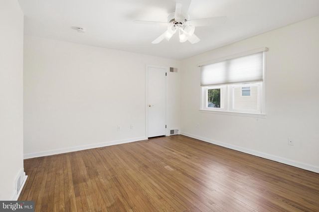 418 COLONIAL PARK DR, Springfield, PA 19064