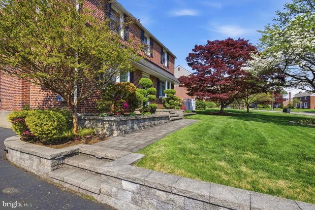 418 COLONIAL PARK DR, Springfield, PA 19064