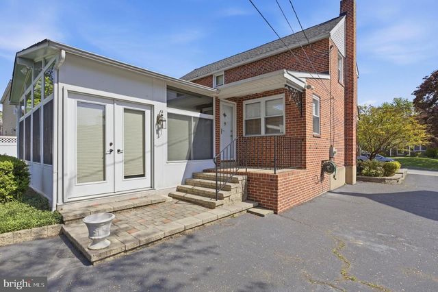 418 COLONIAL PARK DR, Springfield, PA 19064
