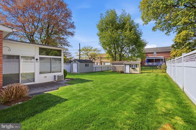 418 COLONIAL PARK DR, Springfield, PA 19064