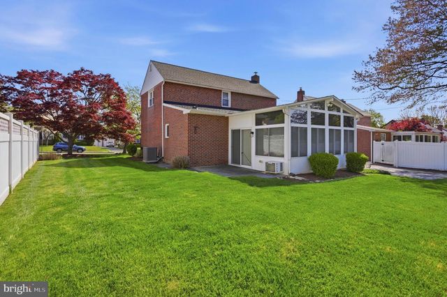 418 COLONIAL PARK DR, Springfield, PA 19064
