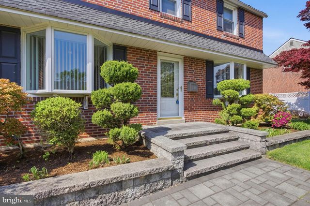 418 COLONIAL PARK DR, Springfield, PA 19064