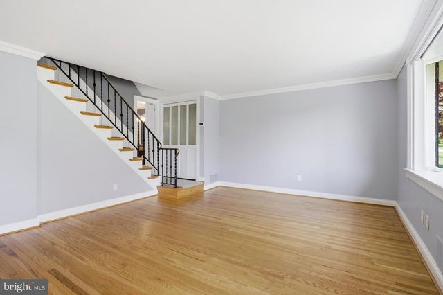 418 COLONIAL PARK DR, Springfield, PA 19064