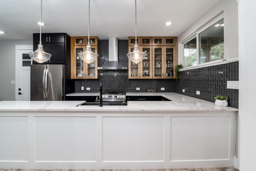 7905 & 7907 Tiffany DR, Austin, TX 78749