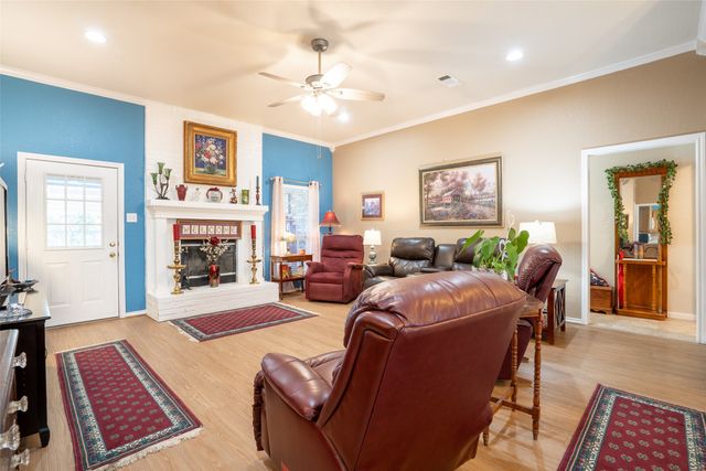 623 Newlin Lane, Granbury, TX 76048