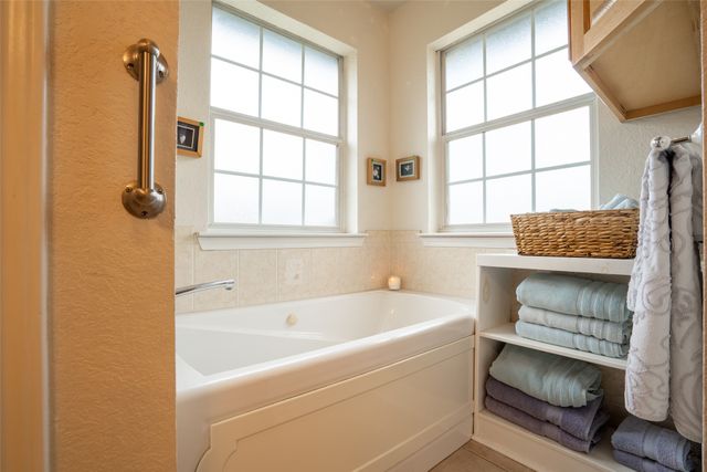 623 Newlin Lane, Granbury, TX 76048