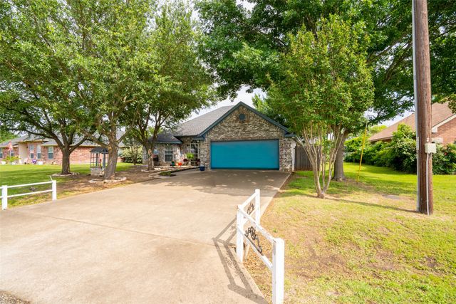 623 Newlin Lane, Granbury, TX 76048