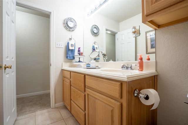 623 Newlin Lane, Granbury, TX 76048