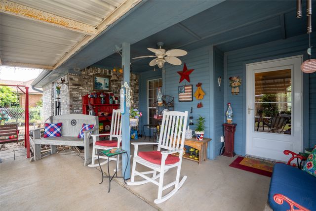 623 Newlin Lane, Granbury, TX 76048