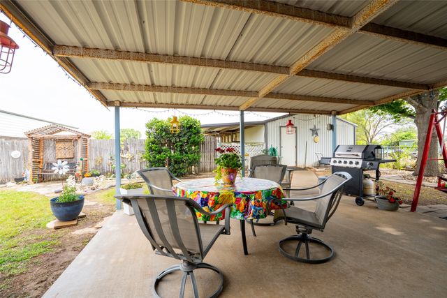 623 Newlin Lane, Granbury, TX 76048