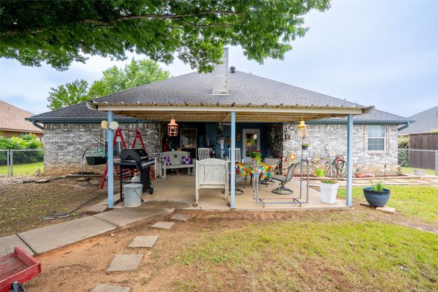623 Newlin Lane, Granbury, TX 76048