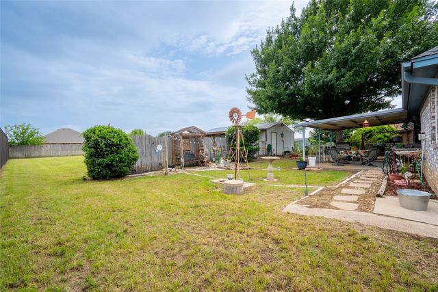 623 Newlin Lane, Granbury, TX 76048