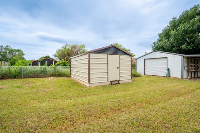 623 Newlin Lane, Granbury, TX 76048