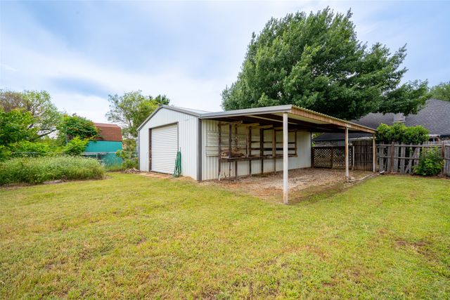 623 Newlin Lane, Granbury, TX 76048