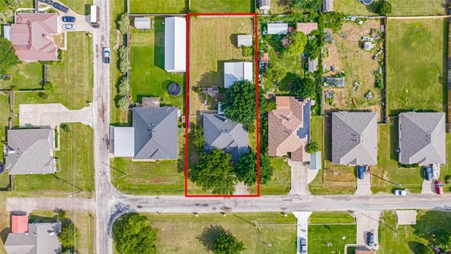 623 Newlin Lane, Granbury, TX 76048