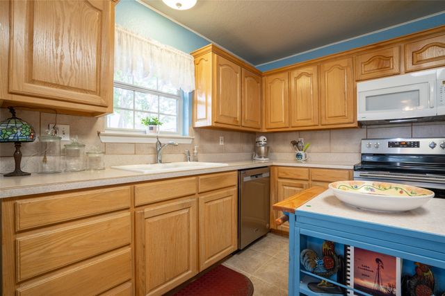 623 Newlin Lane, Granbury, TX 76048