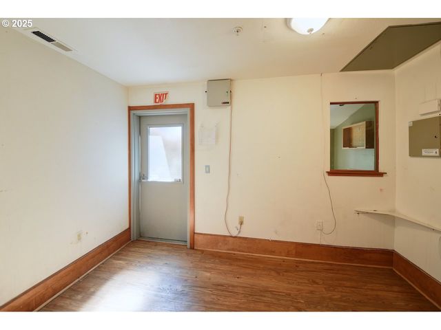 1275 OAKHILL Ave, Salem, OR 97302