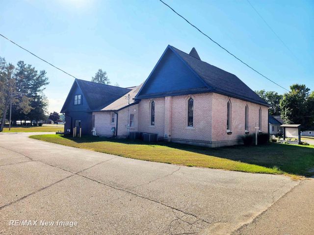 201 E Main Road, Sterling, MI 48659
