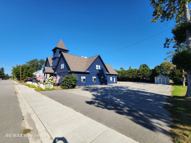 201 E Main Road, Sterling, MI 48659