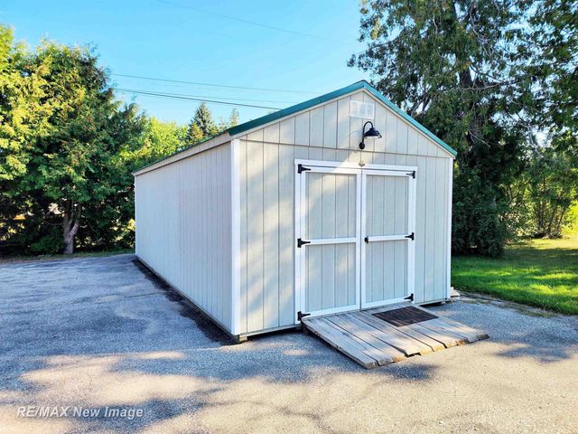 201 E Main Road, Sterling, MI 48659