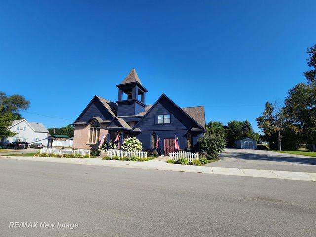 201 E Main Road, Sterling, MI 48659
