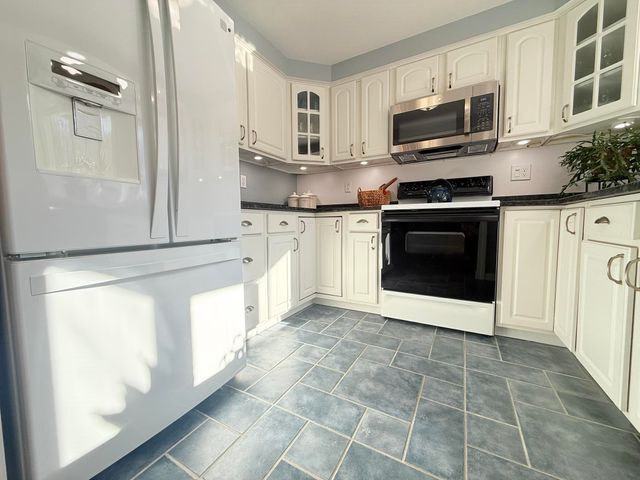 32 Kimball Place, Claremont, NH 03743