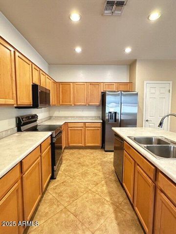 3131 E Silversmith Trail, San Tan Valley, AZ 85143