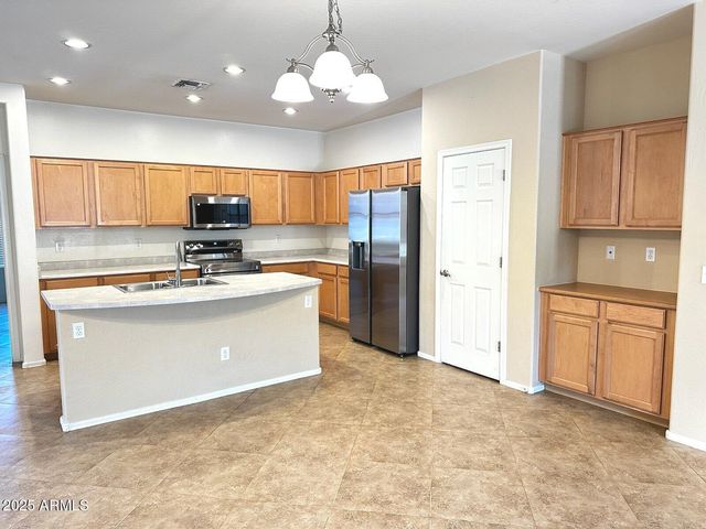3131 E Silversmith Trail, San Tan Valley, AZ 85143