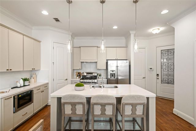 2627 Shady Woods Lane, Houston, TX 77008