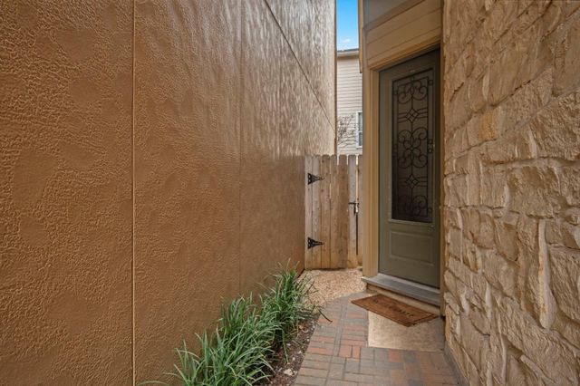2627 Shady Woods Lane, Houston, TX 77008
