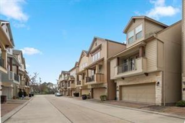 2627 Shady Woods Lane, Houston, TX 77008