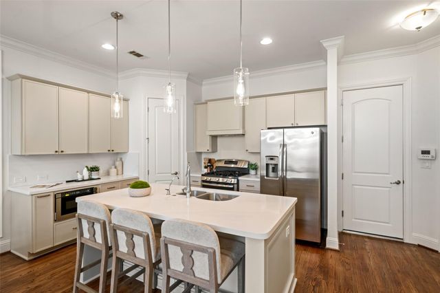 2627 Shady Woods Lane, Houston, TX 77008