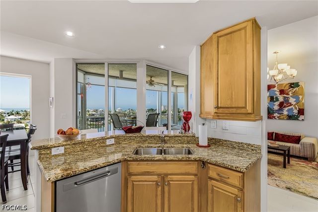 4192 Bay Beach LN 872, Fort Myers Beach, FL 33931