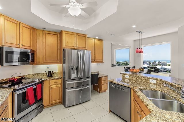 4192 Bay Beach LN 872, Fort Myers Beach, FL 33931