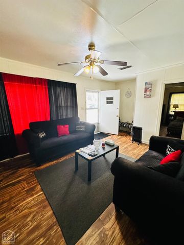 612 Mclain, Newport, AR 72112