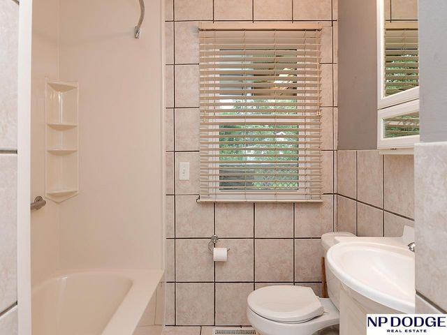 6830 Pacific Street, Omaha, NE 68106
