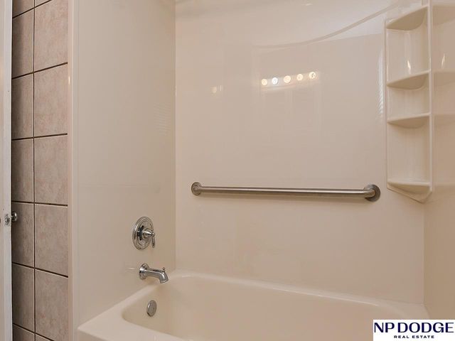 6830 Pacific Street, Omaha, NE 68106