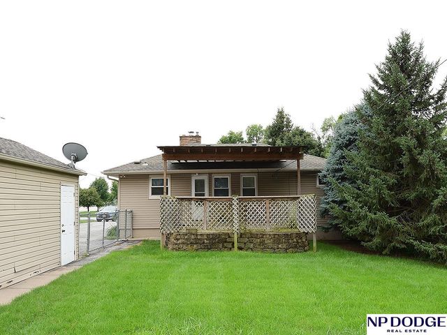 6830 Pacific Street, Omaha, NE 68106