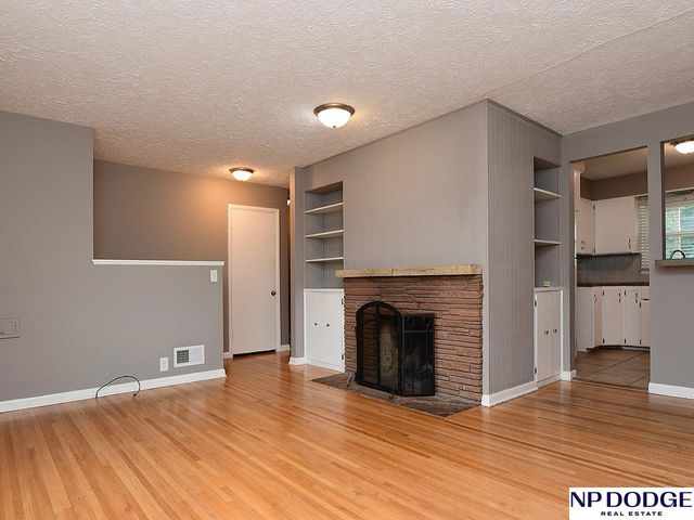 6830 Pacific Street, Omaha, NE 68106