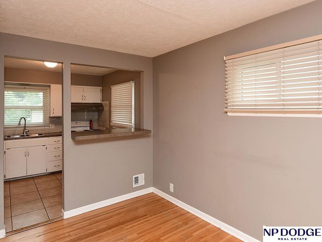 6830 Pacific Street, Omaha, NE 68106