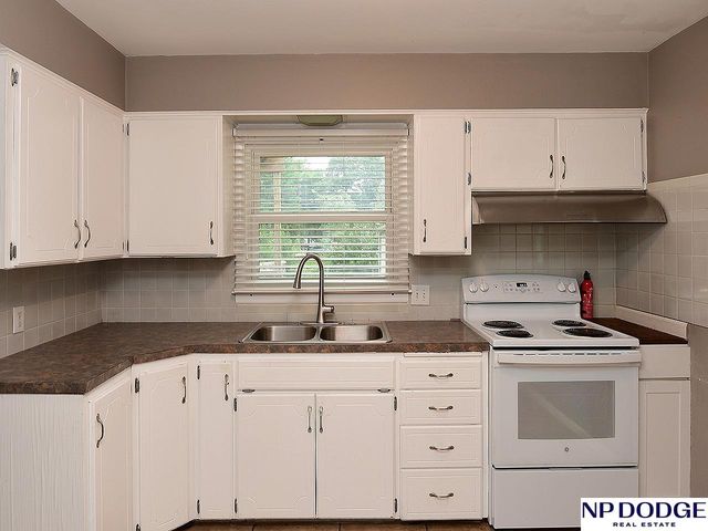 6830 Pacific Street, Omaha, NE 68106