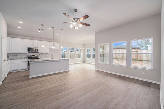 12983 Skyline Drive, Willis, TX 77318