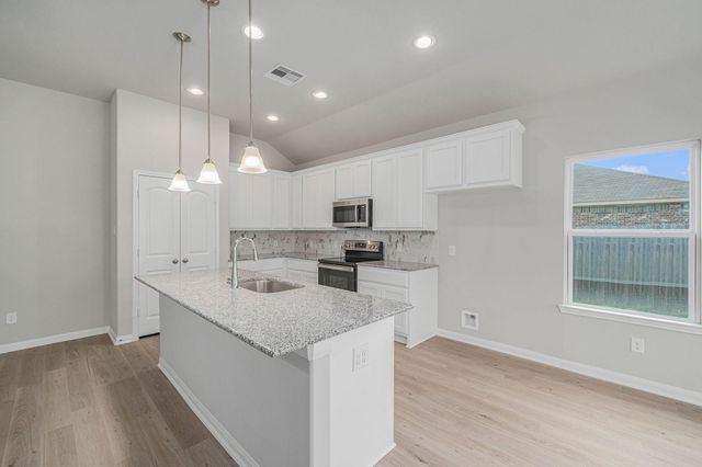 12983 Skyline Drive, Willis, TX 77318