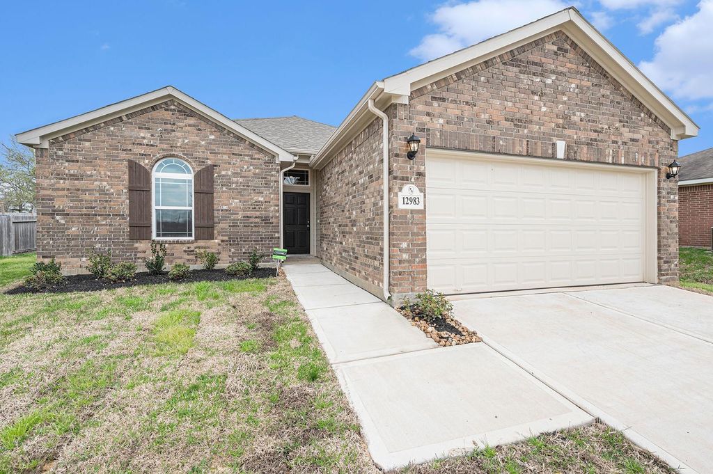 12983 Skyline Drive, Willis, TX 77318