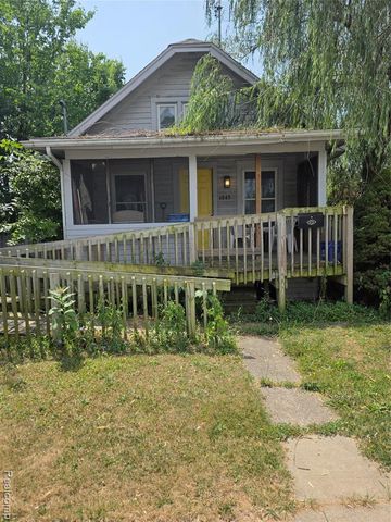 1045 Ontario Street, Lansing, MI 48915