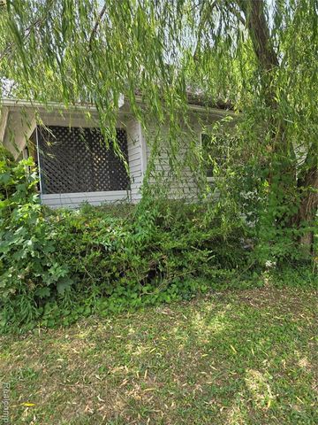 1045 Ontario Street, Lansing, MI 48915