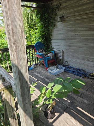 1045 Ontario Street, Lansing, MI 48915