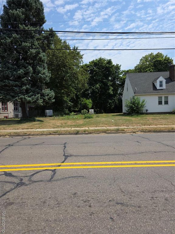 1045 Ontario Street, Lansing, MI 48915